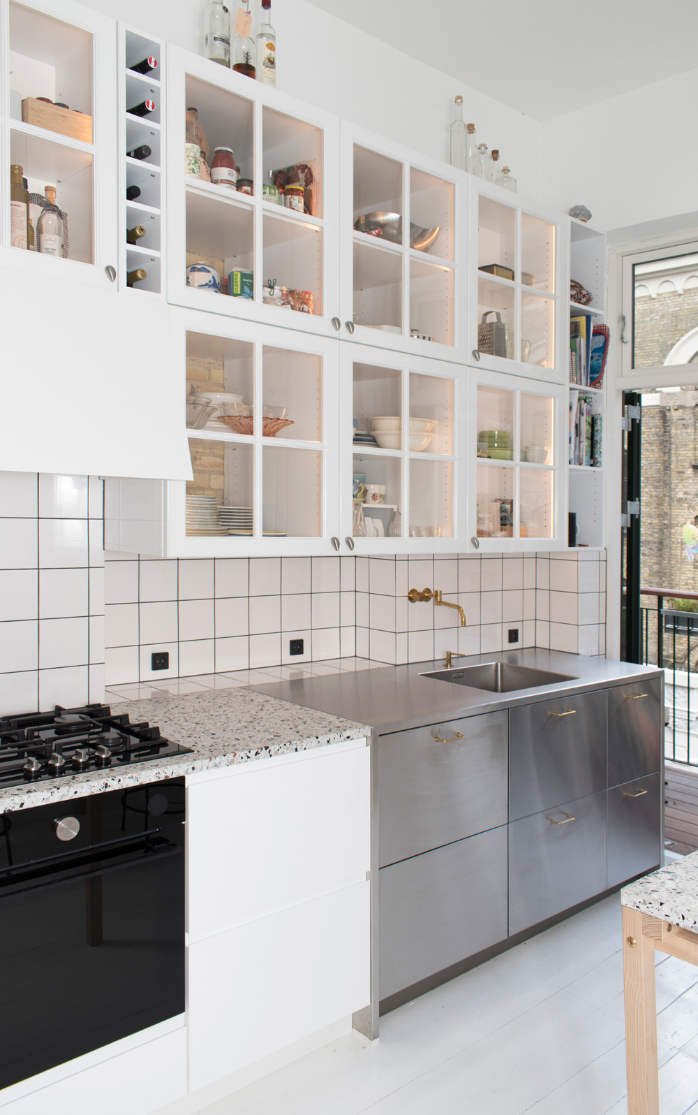 Det store vitrineskab giver synlighed